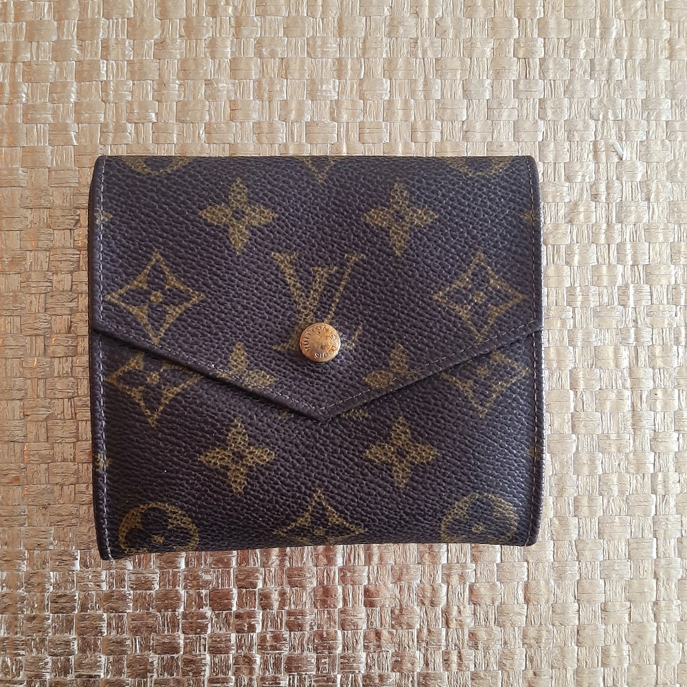Small Louis Vuitton Wallet